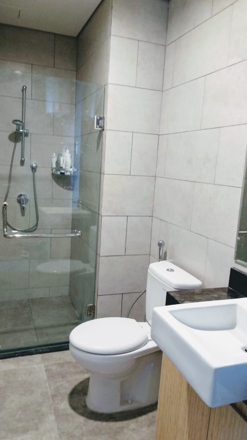 Apartement Roseville Suite Apartemen full furnished,  bersih terawat, rapih, siap huni, lokasi dekat akses toll BSD.