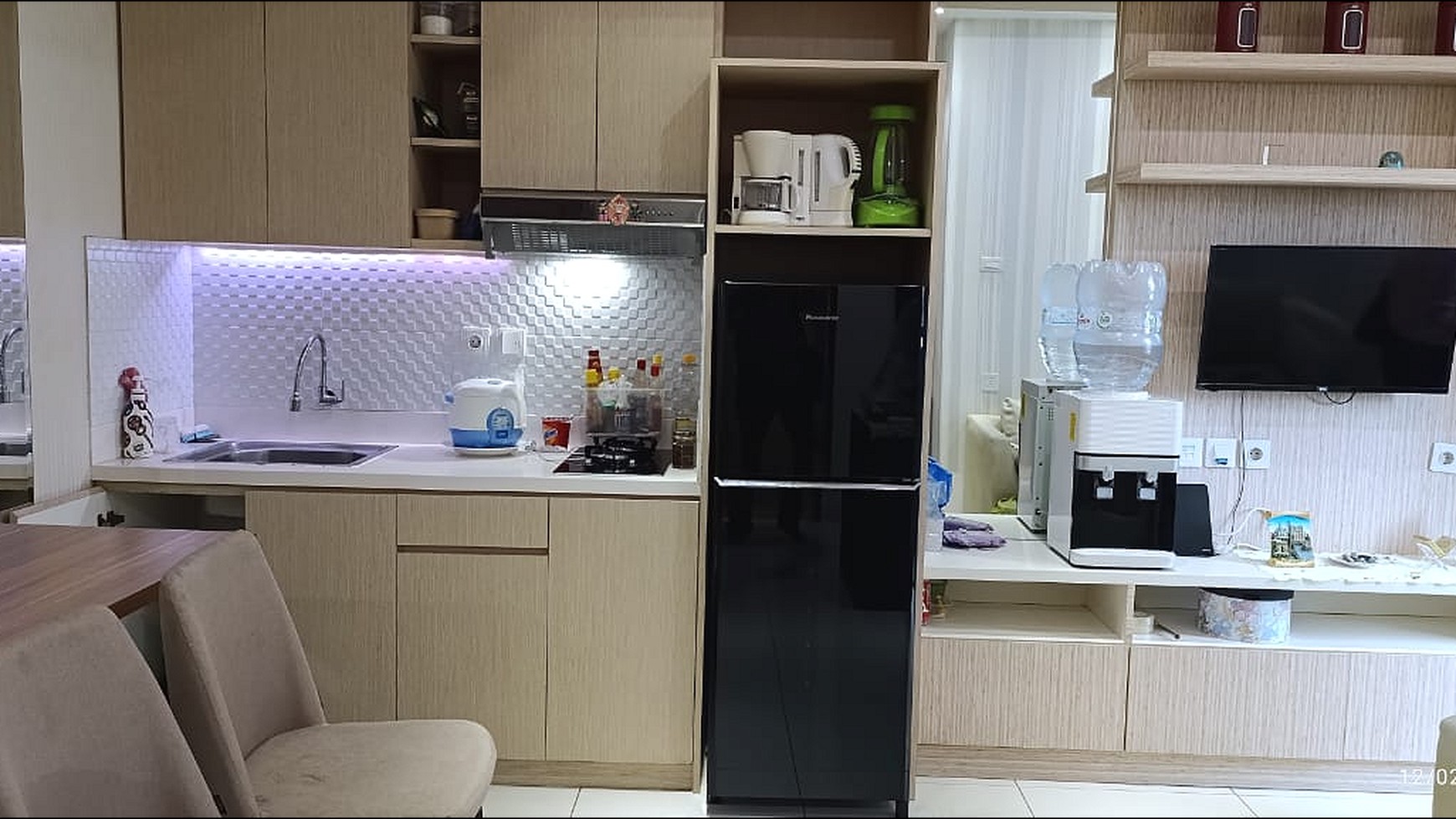 Apartement Roseville Suite Apartemen full furnished,  bersih terawat, rapih, siap huni, lokasi dekat akses toll BSD.