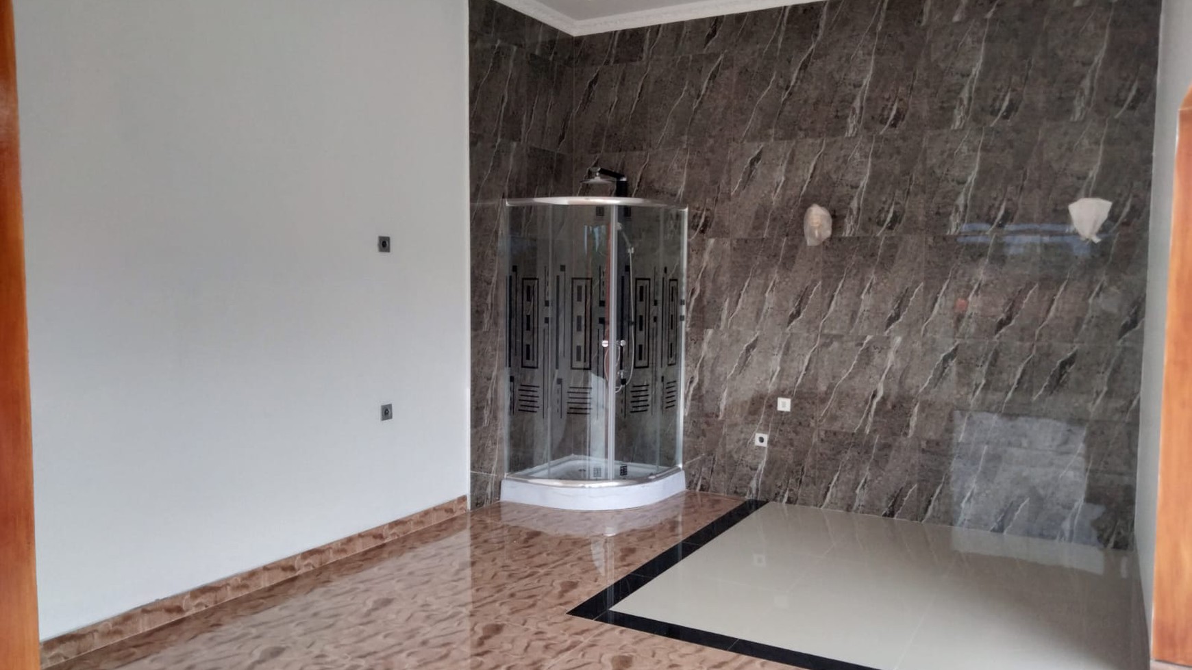 Ruang Usaha & Rumah Tinggal Lokasi Strategis di Sidomoyo Godean Sleman
