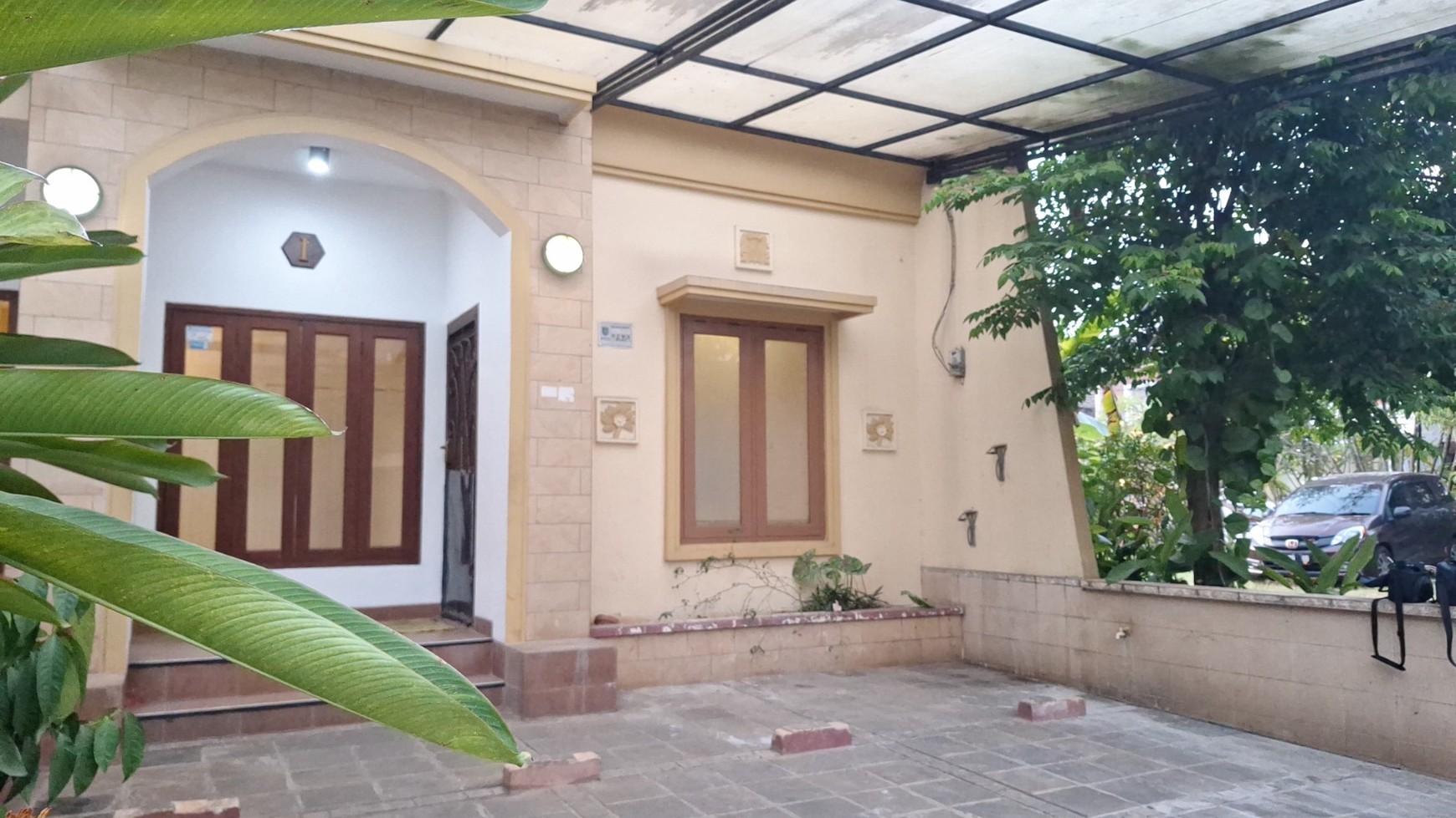 Rumah 2 Lantai di Cinere, Dekat ke Tol - Harga Nego