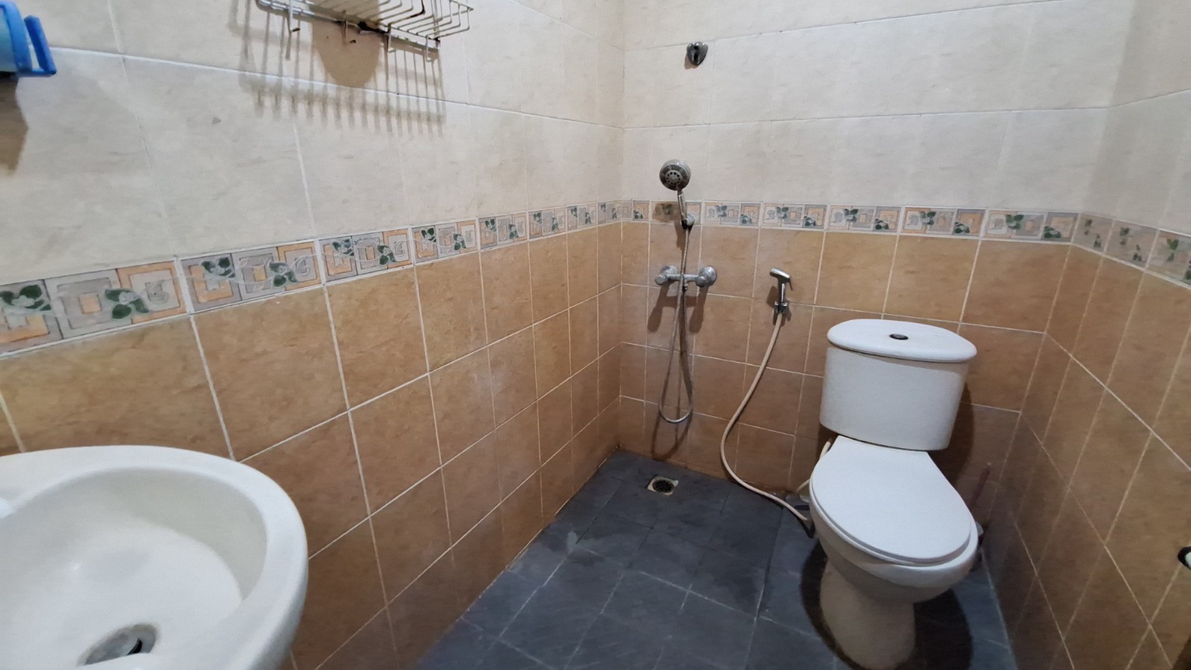 Rumah 2 Lantai di Cinere, Dekat ke Tol - Harga Nego