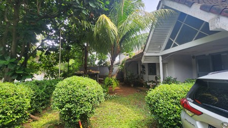 Rumah Halaman Luas Tanah 570m2 di Cinere 5 Menit ke Tol Desari