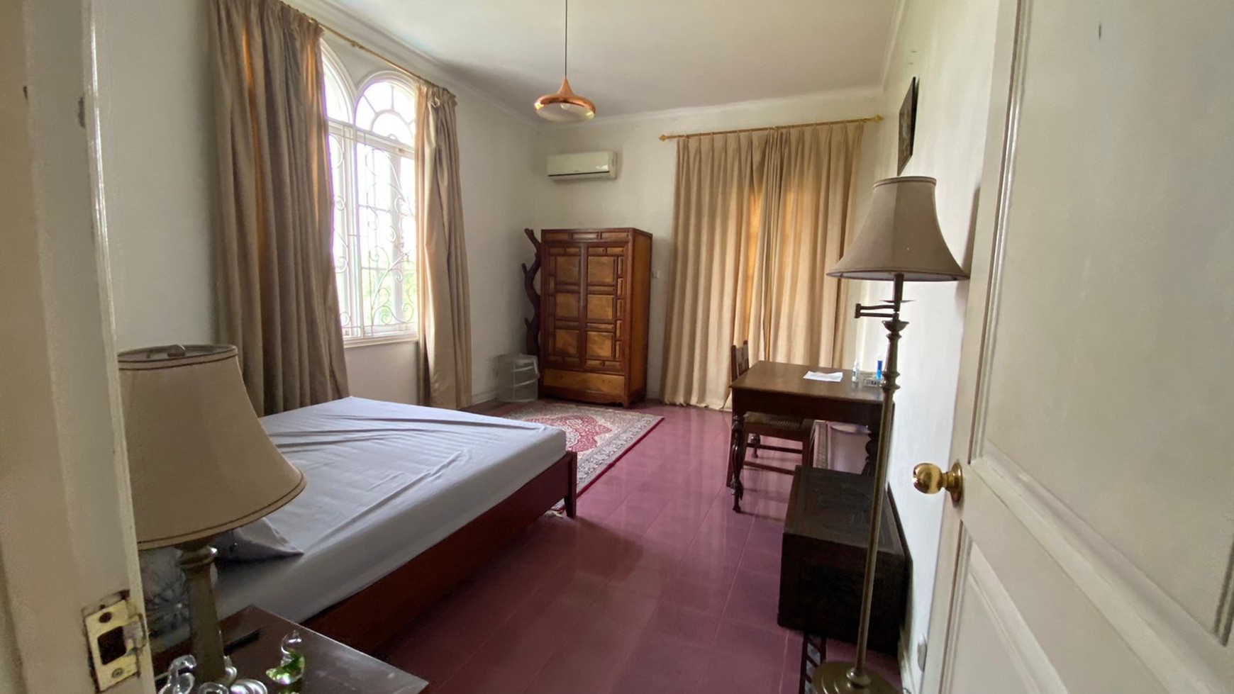 Rumah Mewah Super Luas di Cinere, Dekat Tol Desari - Fasilitas Lengkap