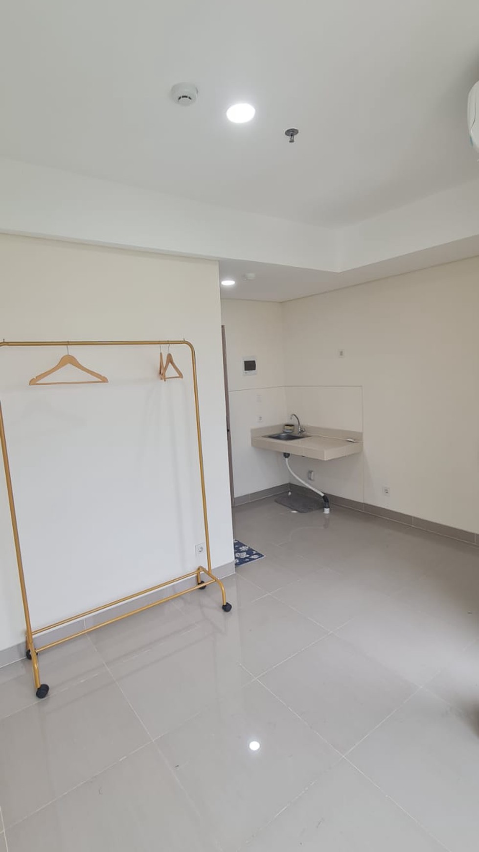 Dijual Apartemen B Residence - Unit Studio Baru