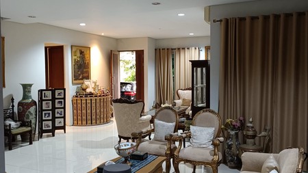Rumah Posisi hoek,ada clubhouse di Ciputat.