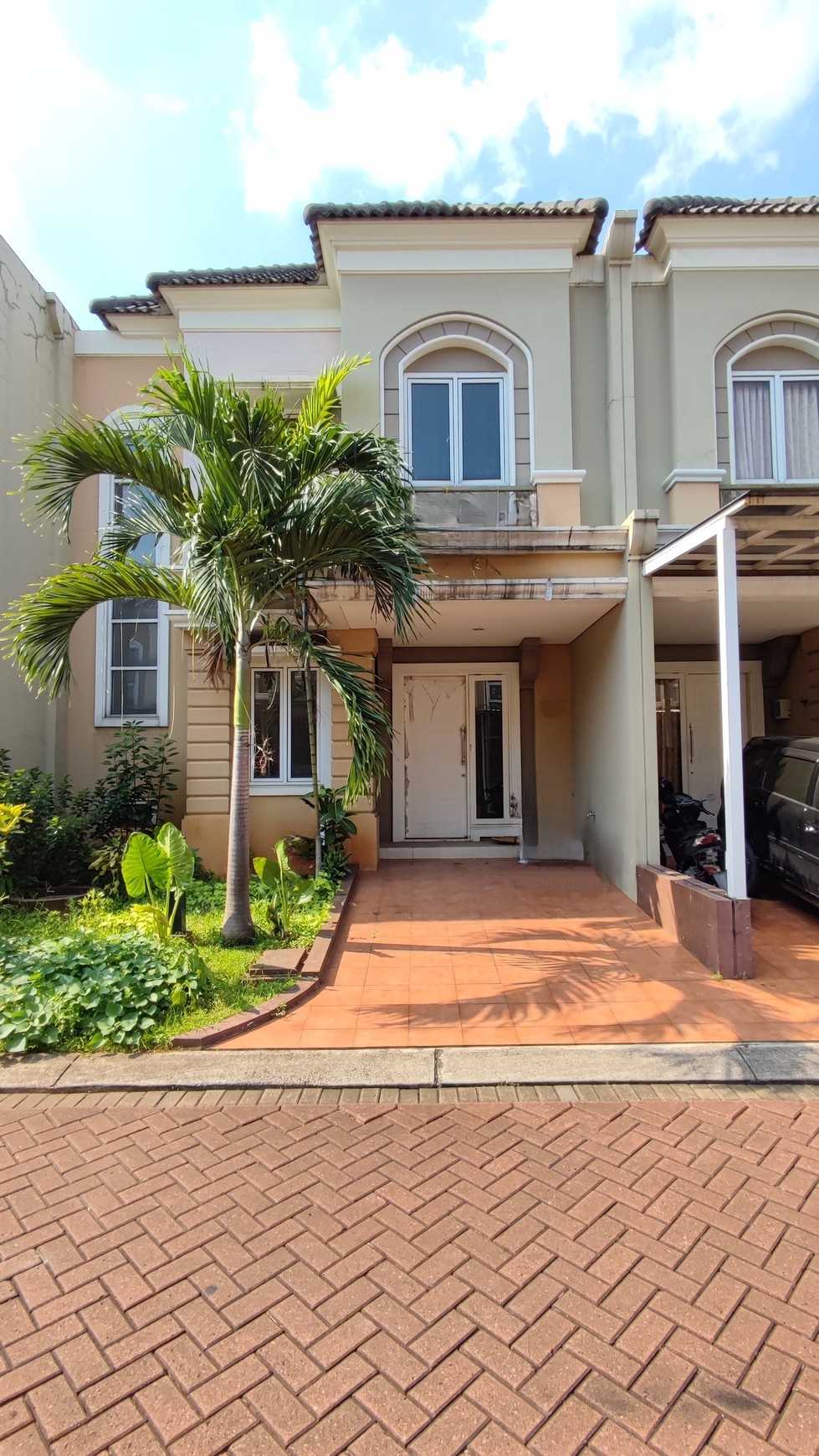 Best Price. Rumah modern Samara Village, Gading Serpong