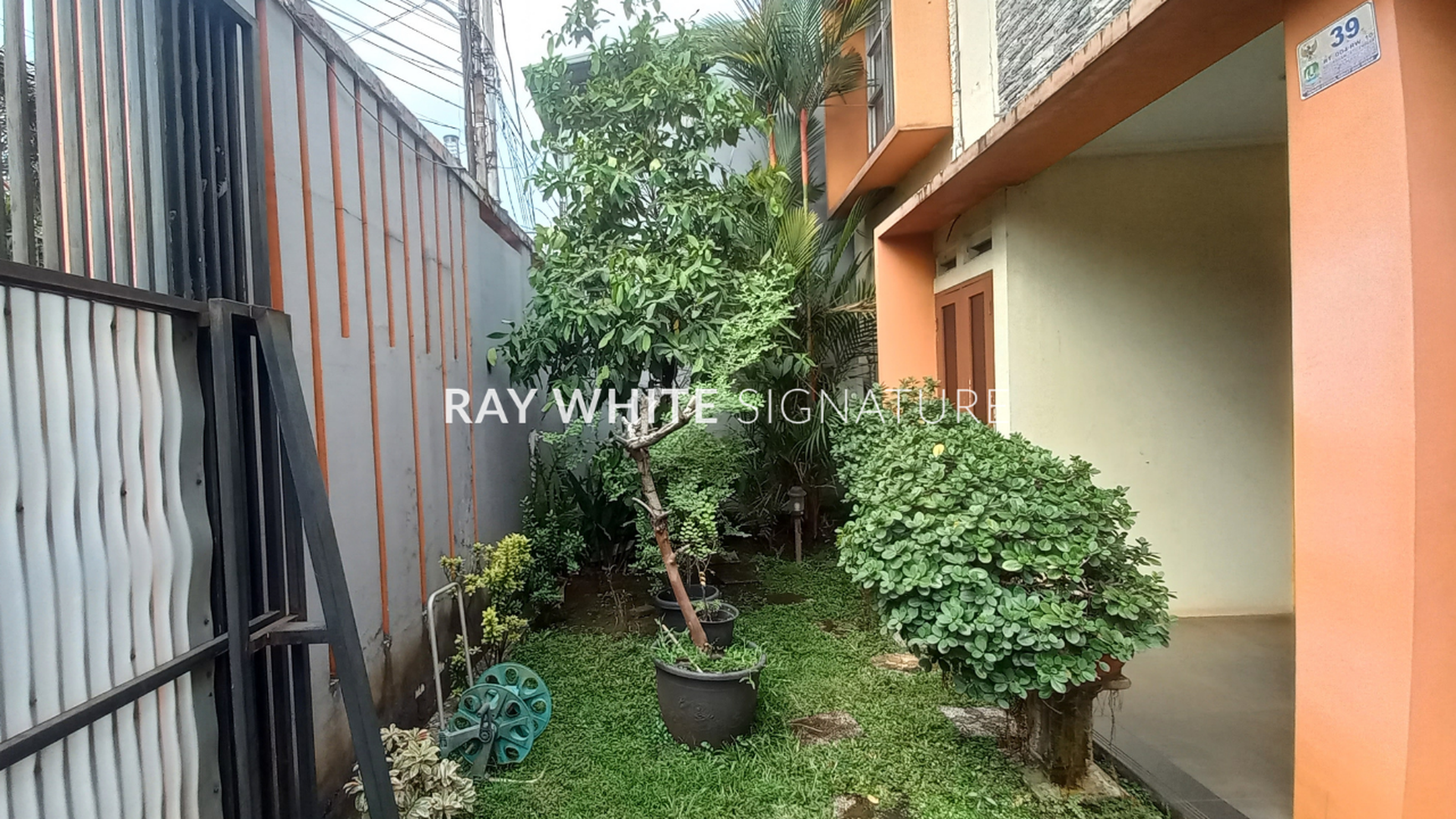 Rumah Hitung Tanah Area Cipete