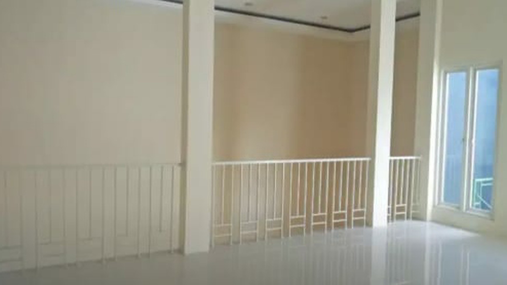 Jual Rumah Baru 2 Lantai Perum Graha Kebonsari Jambangan Surabaya 