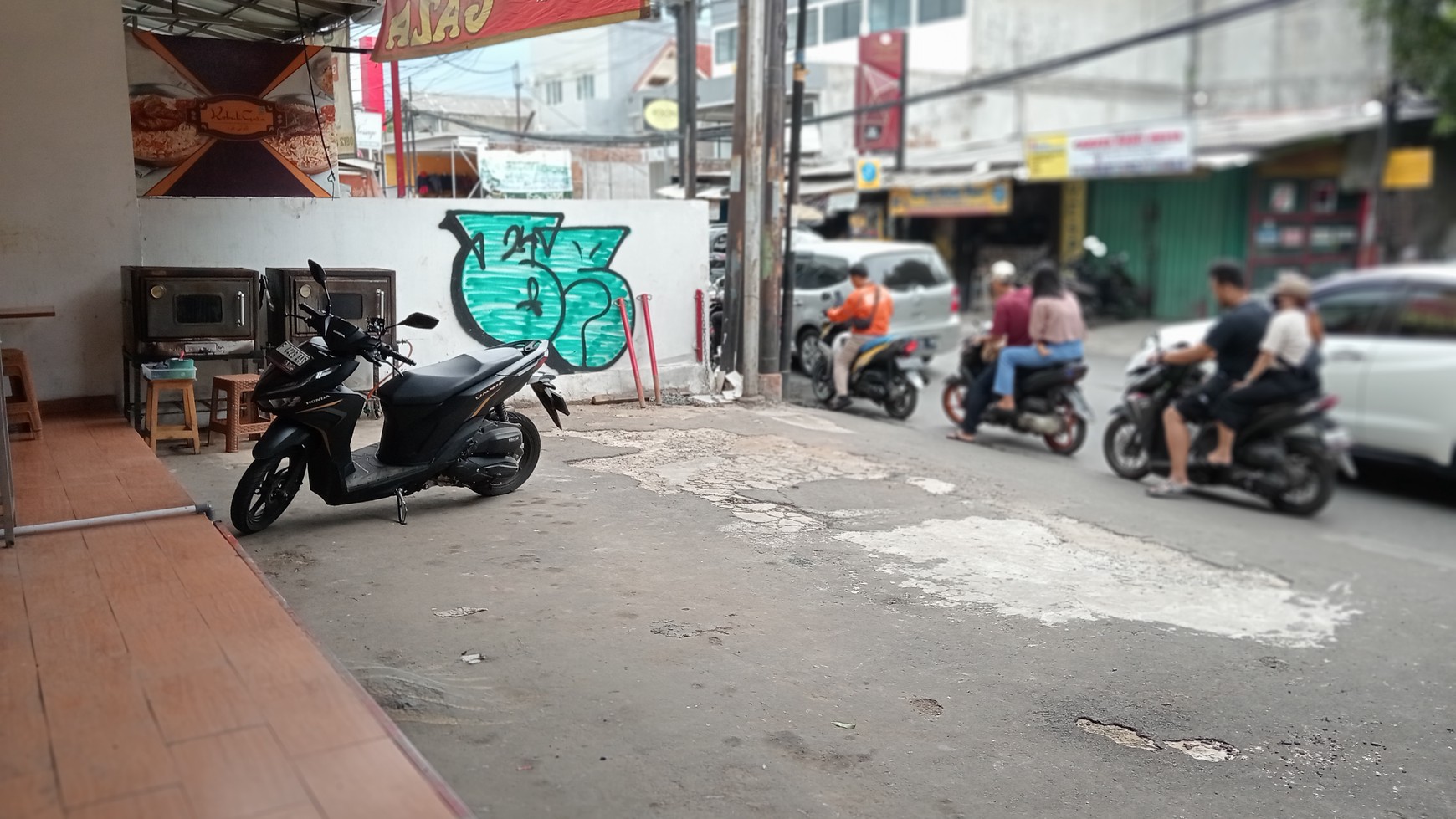 Jl. Raya Hankam, Ruko 2,5 Lantai, Bagus, Lokasi Strategis, Cocok Untuk Semua Usaha, Harga Nego