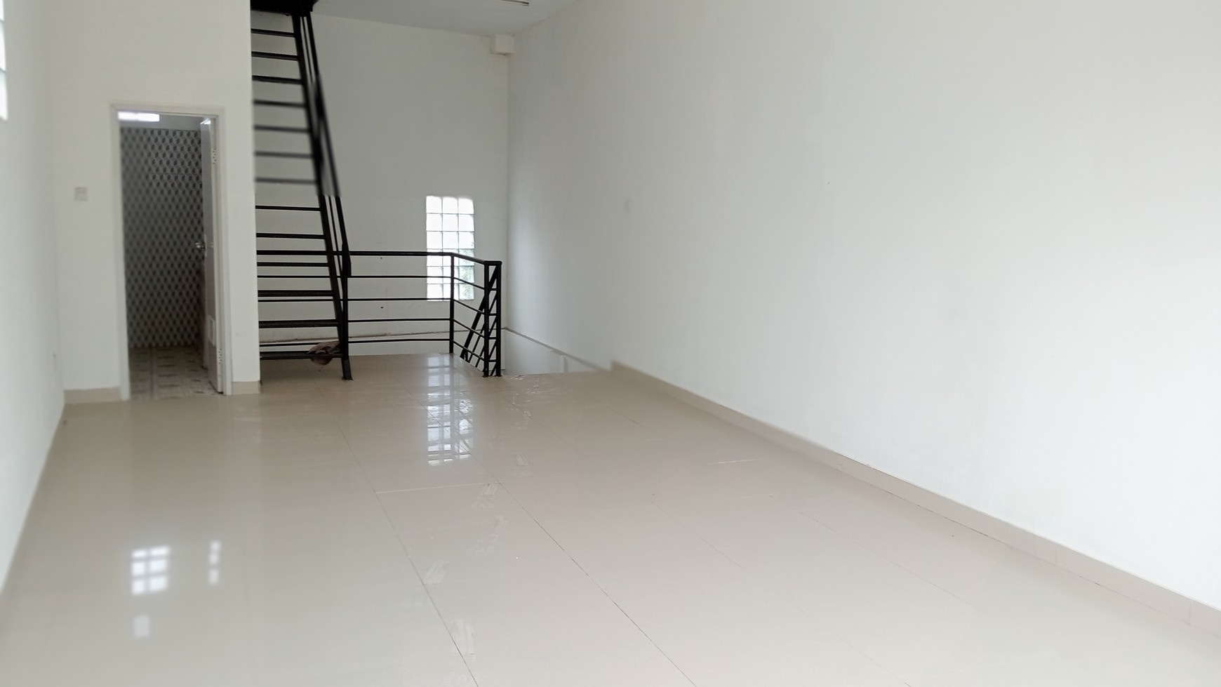 Jl. Raya Hankam, Ruko 2,5 Lantai, Bagus, Lokasi Strategis, Cocok Untuk Semua Usaha, Harga Nego