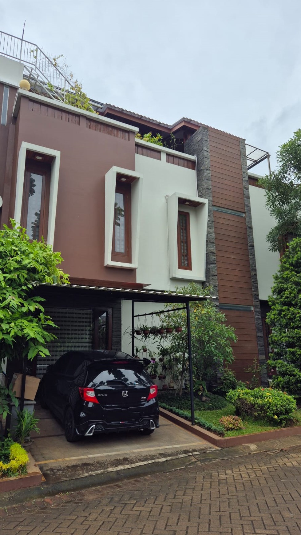 Rumah Bagus, Apik, Cantik siap huni dalam Cluster di Bintaro Sektor 9