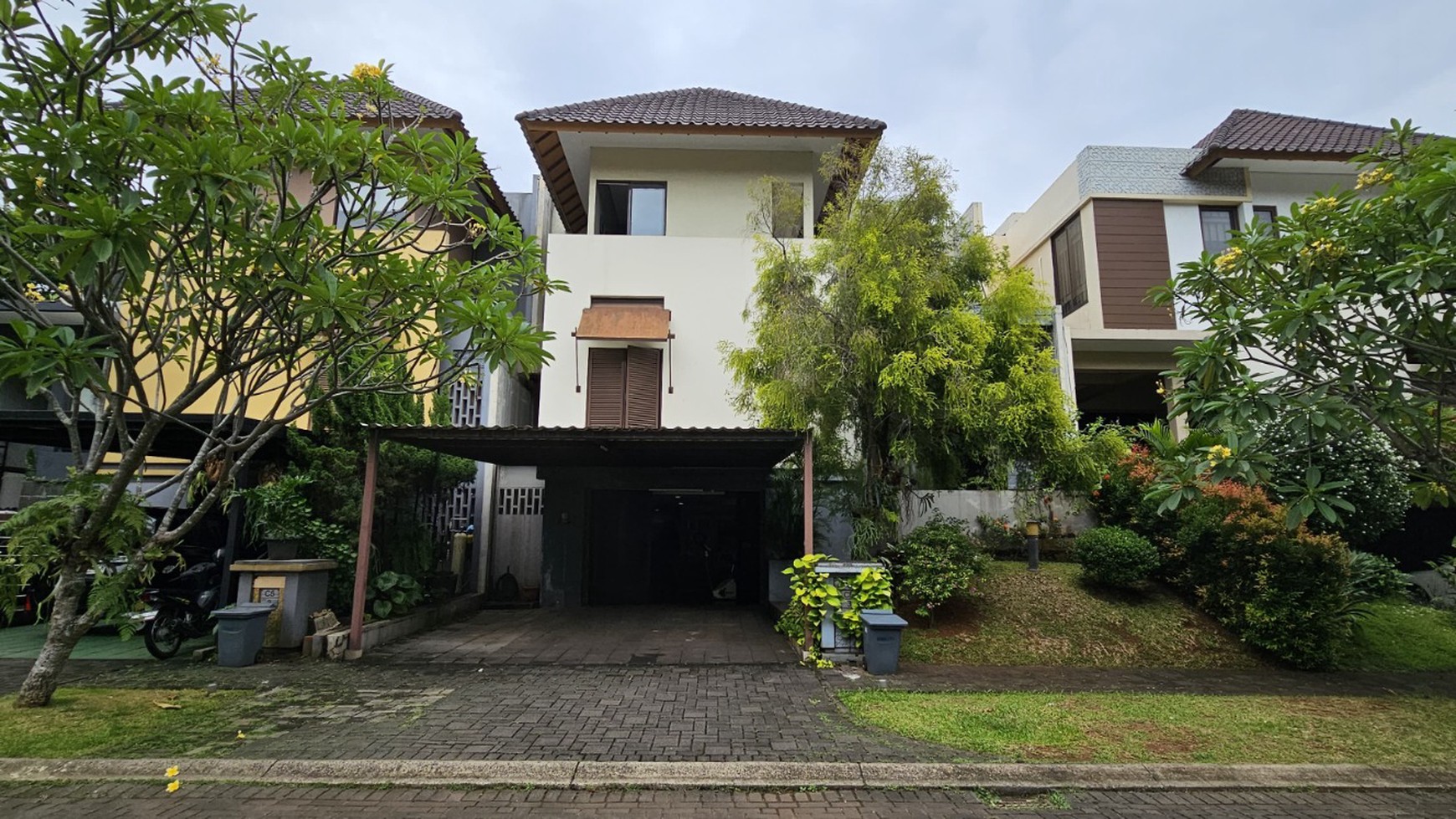 DIjual Rumah mewah di De Park Cluster Heliconia BSD City - Tangerang Selatan