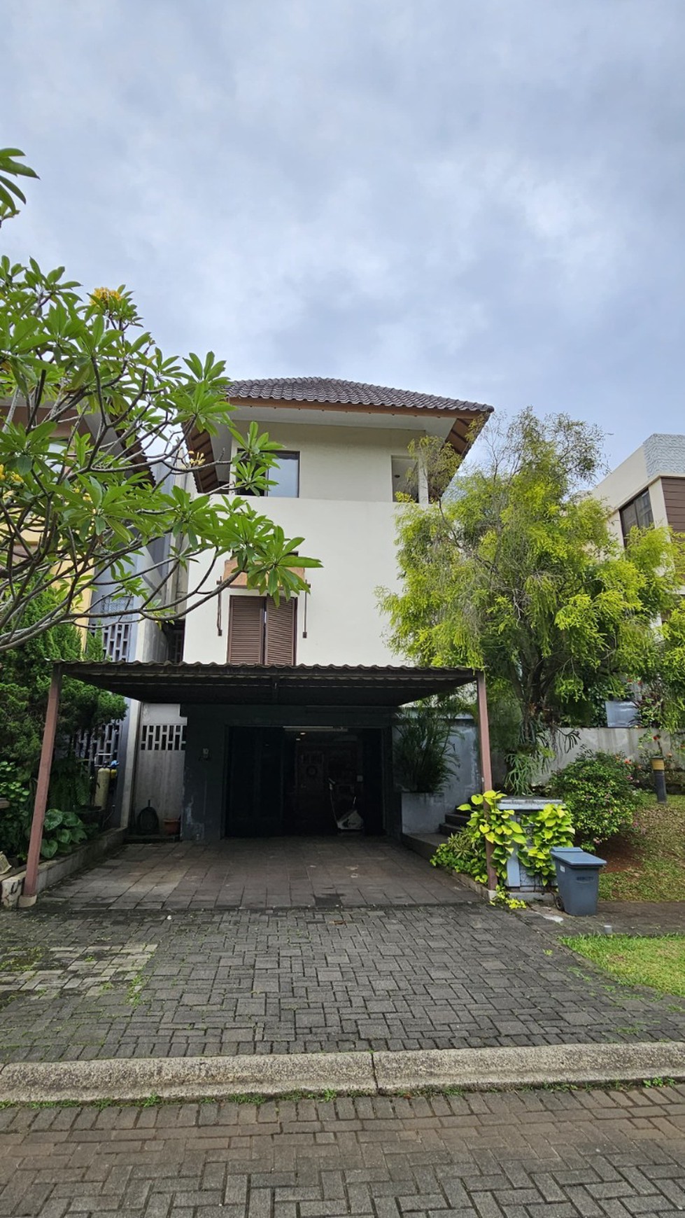 DIjual Rumah mewah di De Park Cluster Heliconia BSD City - Tangerang Selatan