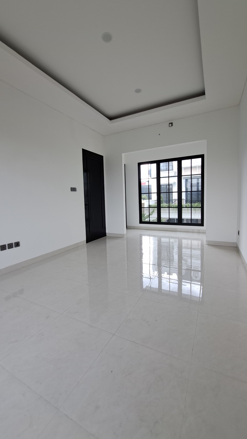 Brand New House American Classic 3 Lantai Best Price di Kalibata