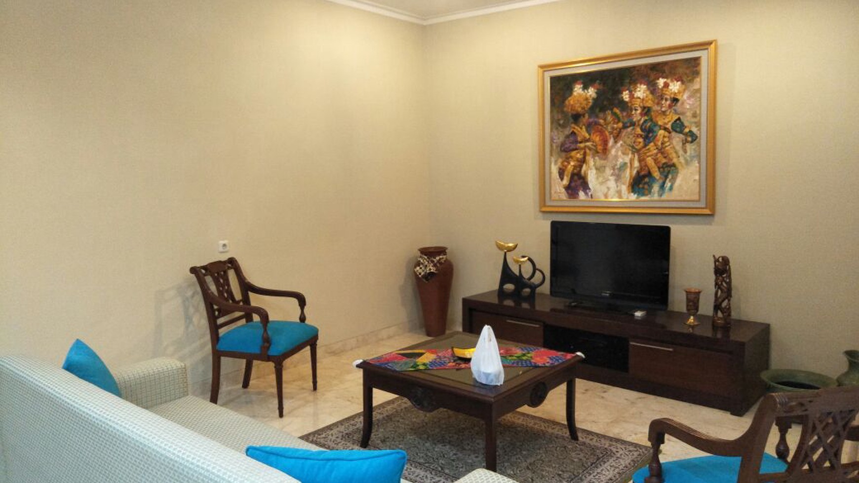 Menteng Ardeen Townhouse, 3 + 1 Bedroom, Indonesian Ethic Furniture