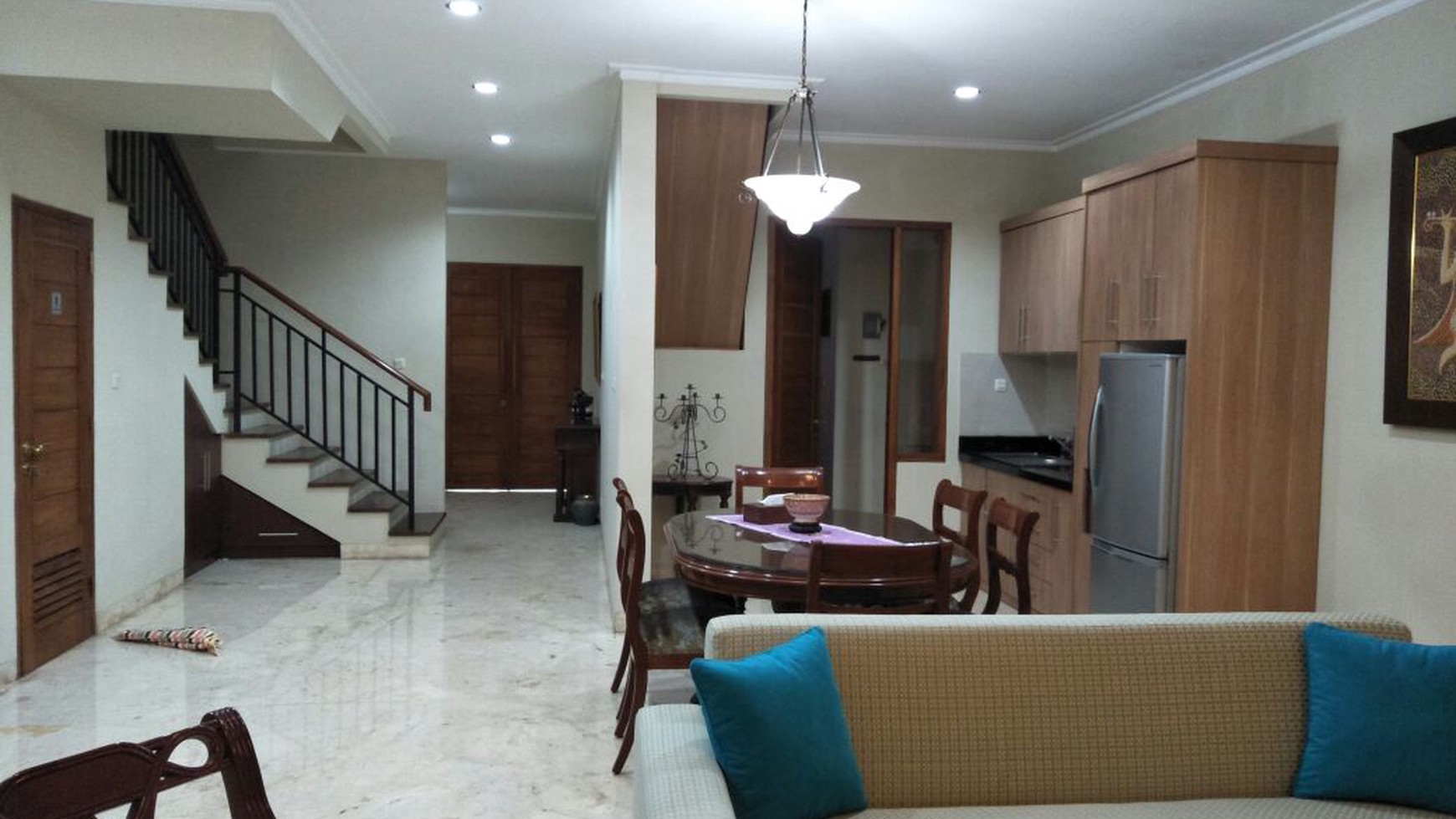 Menteng Ardeen Townhouse, 3 + 1 Bedroom, Indonesian Ethic Furniture