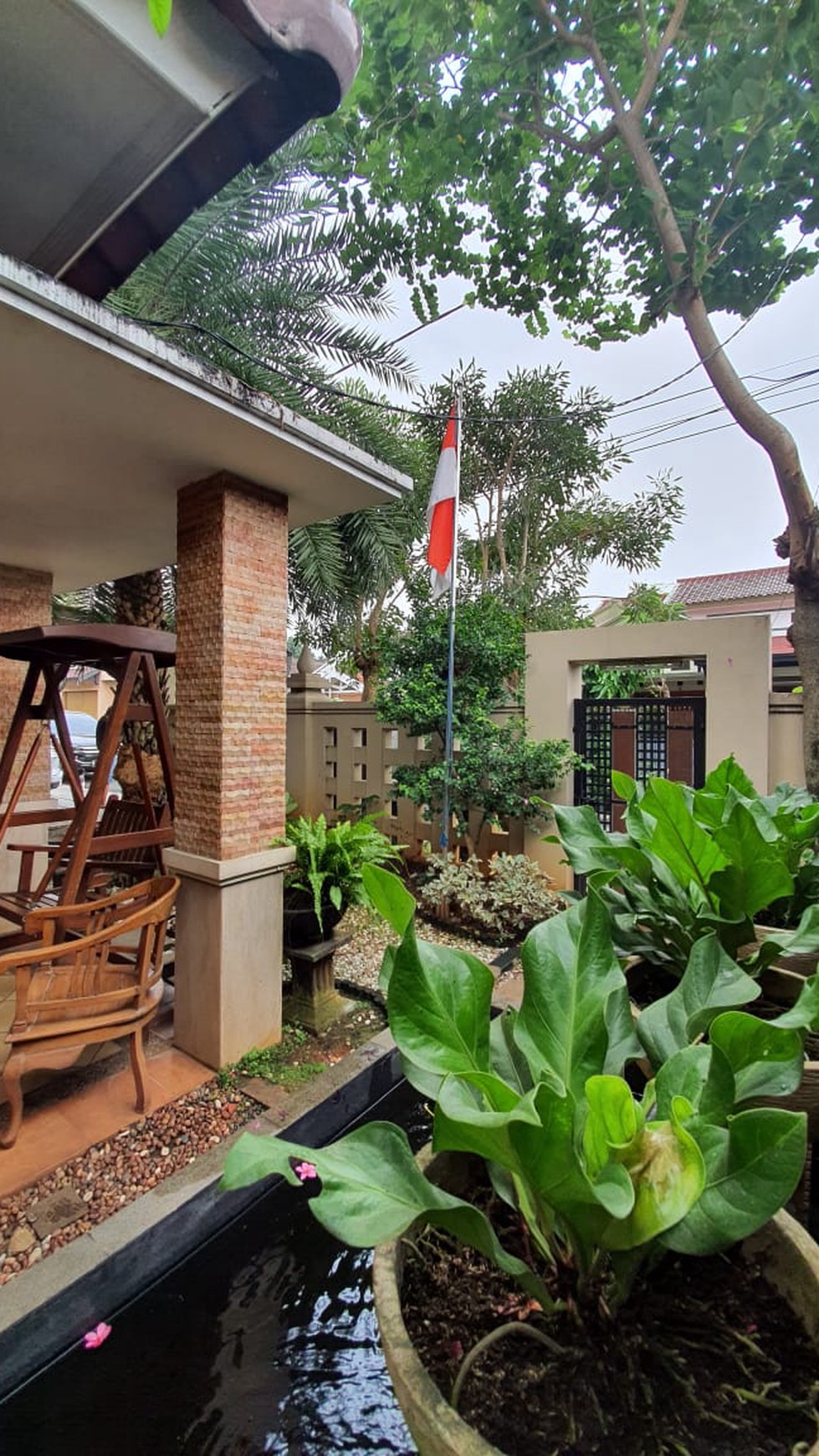 Rumah bagus, nyaman siap huni di Ciledug