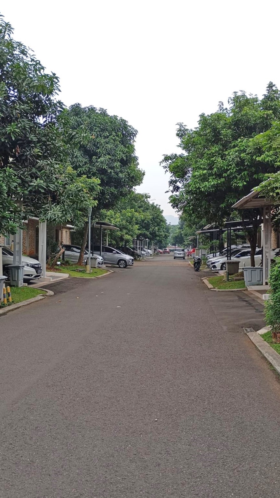 Rumah Lokasi Strategis di Cluster Thomson Gading Serpong