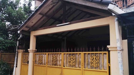 Rumah 2 lantai, bebas banjir lokasi strategis di Cipadu
