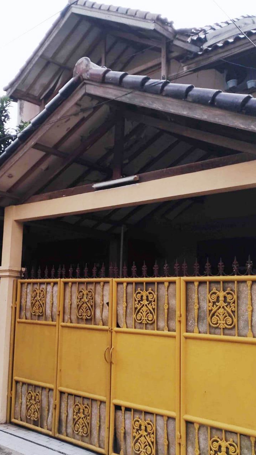 Rumah 2 lantai, bebas banjir lokasi strategis di Cipadu