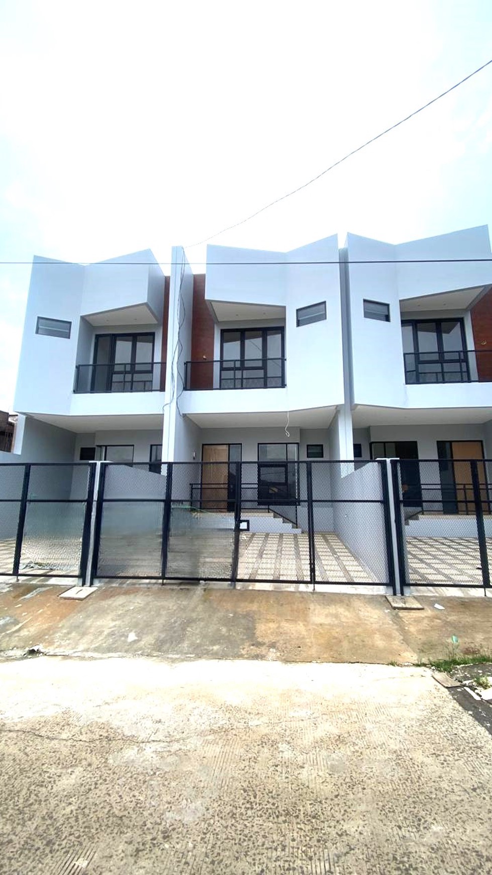 Rumah Brand New Fasad Modern di Cinere Siap Huni Luas 100m2