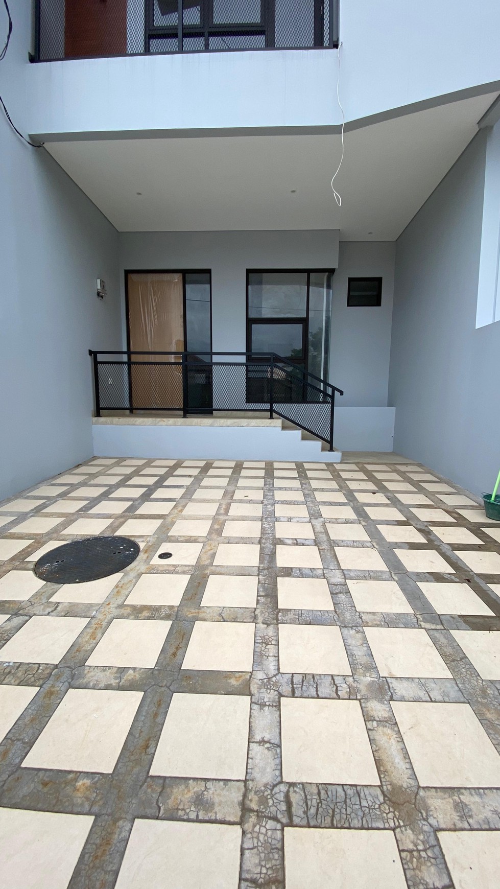 Rumah Brand New Fasad Modern di Cinere Siap Huni Luas 100m2