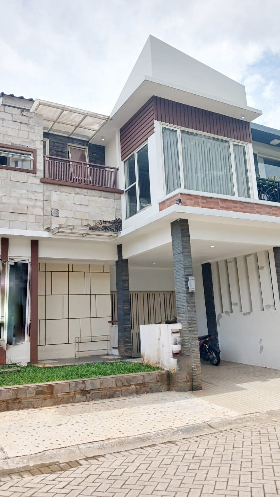 Rumah dijual di Kebayoran Village Bintaro siap huni di Sektor 7