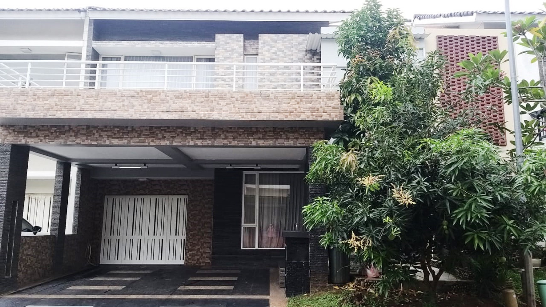 Rumah dijual di Kebayoran Village Bintaro Sektor 7