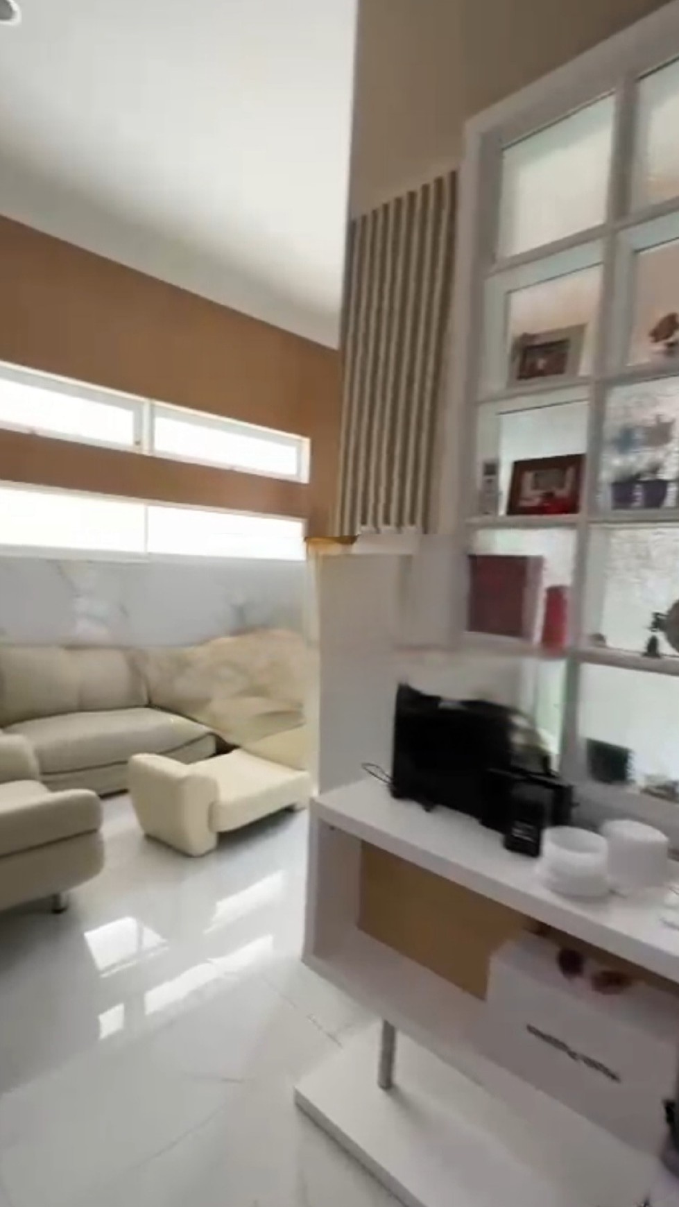 Dijual Rumah Villa Taman Telaga Citraland dekat GWALK Citraland, Sekolah Ciputra