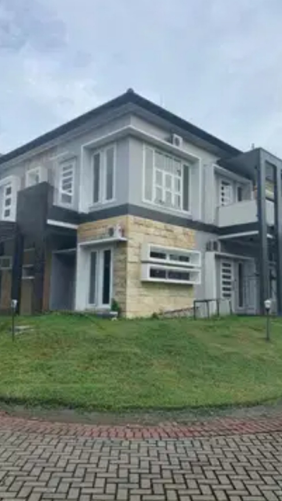 Dijual Rumah Villa Taman Telaga Citraland dekat GWALK Citraland, Sekolah Ciputra