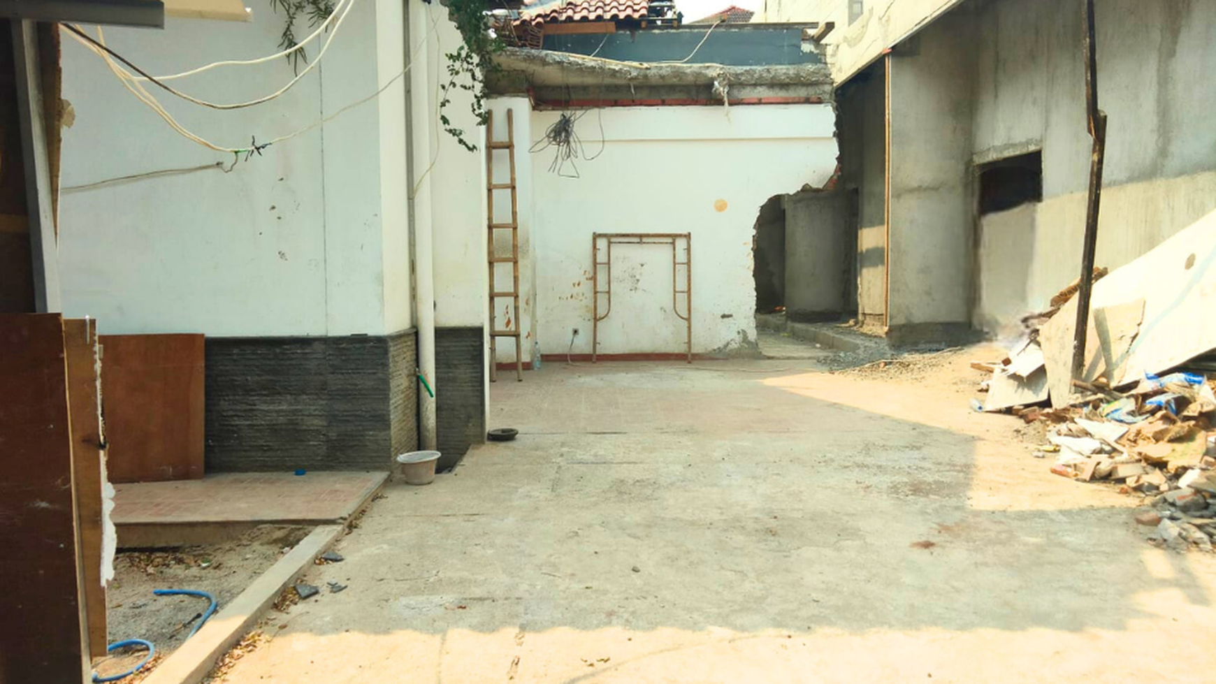 Rumah Hitung Tanah Area Cipete