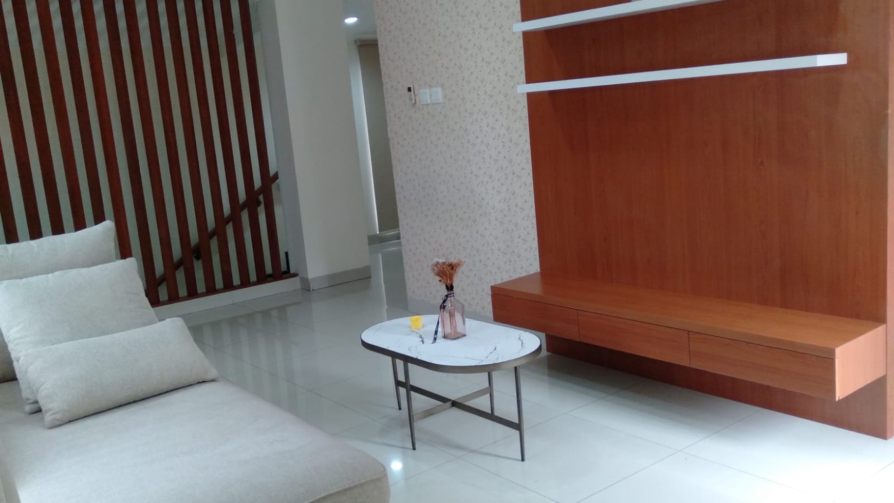 townhouse dengan kolam renang di area kemang