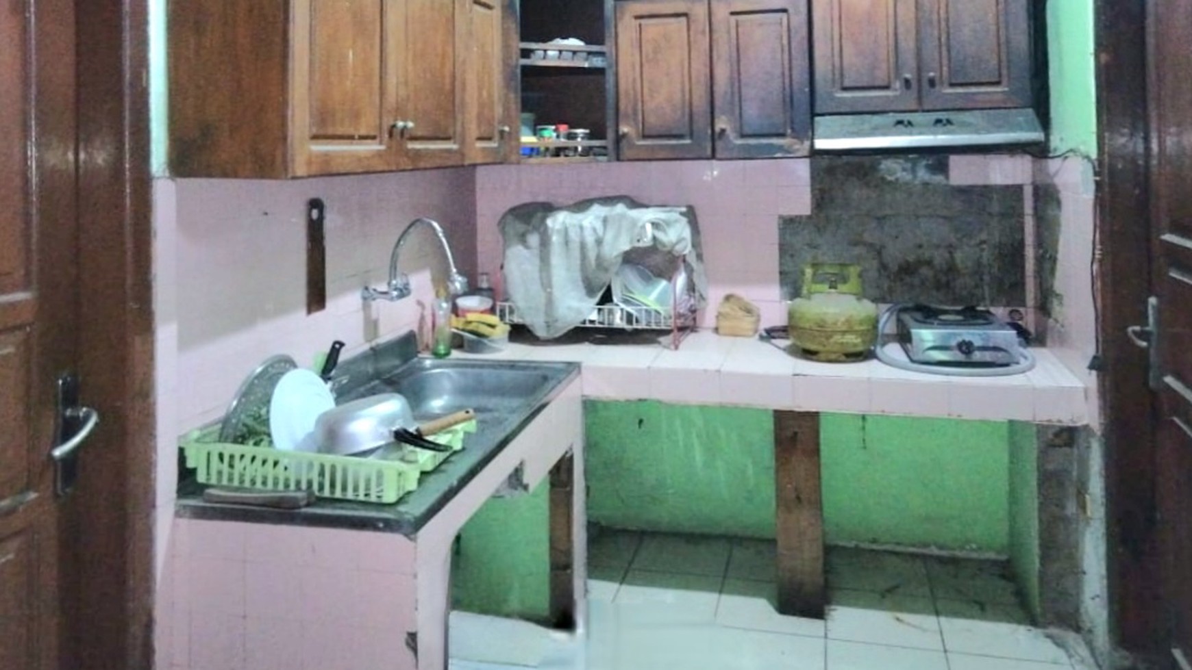 Rumah Hoek Hijau Daun, Biru laut Tengah, Kelapa Gading Luas 14x23m2
