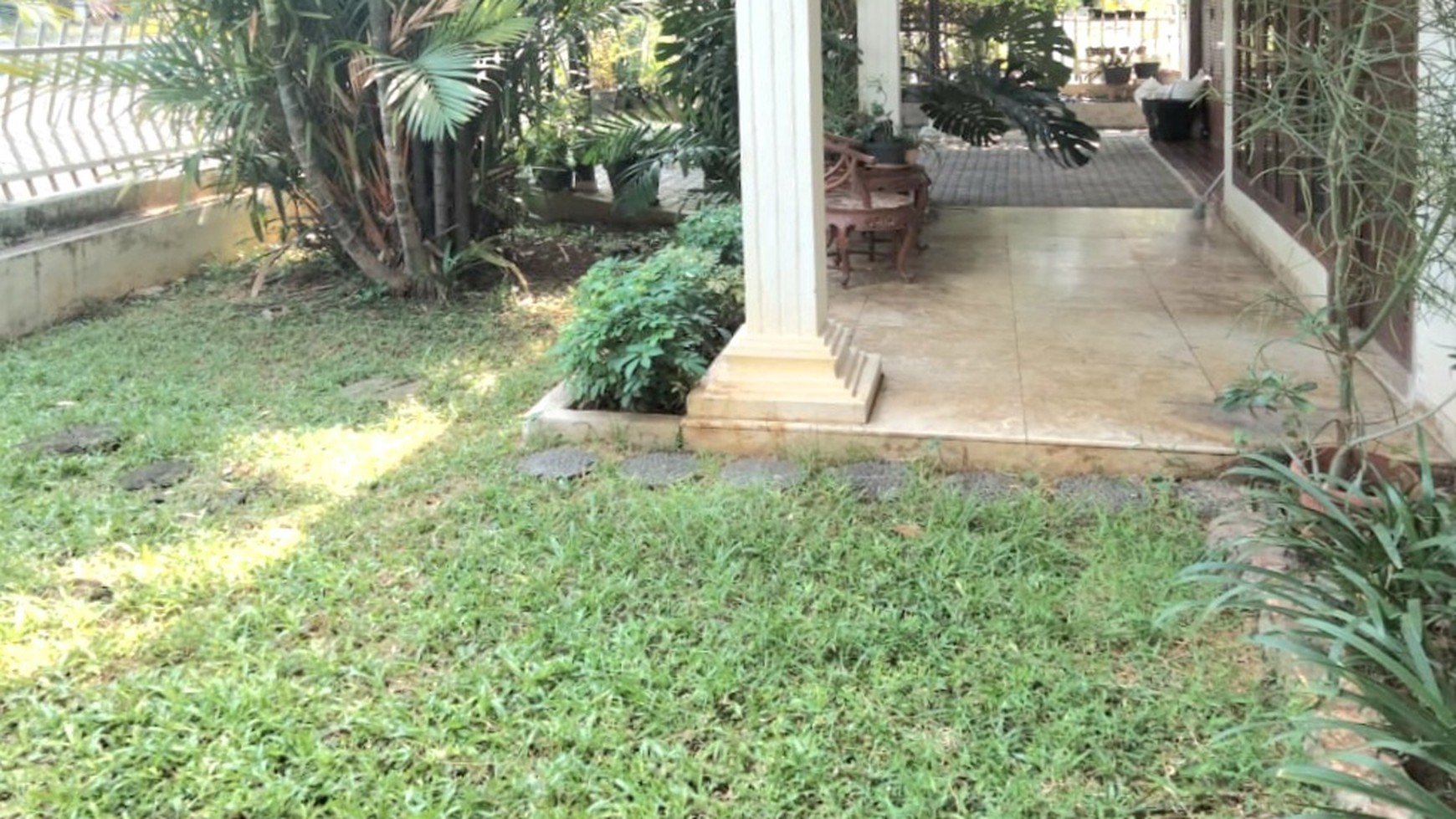 Rumah Hoek Hijau Daun, Biru laut Tengah, Kelapa Gading Luas 14x23m2