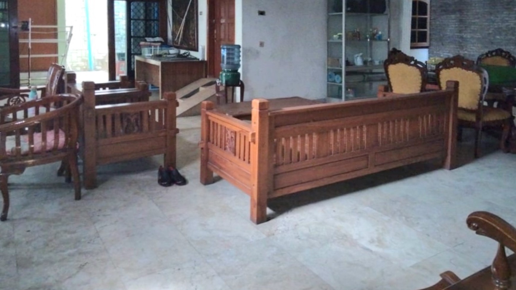 Rumah Hoek Hijau Daun, Biru laut Tengah, Kelapa Gading Luas 14x23m2