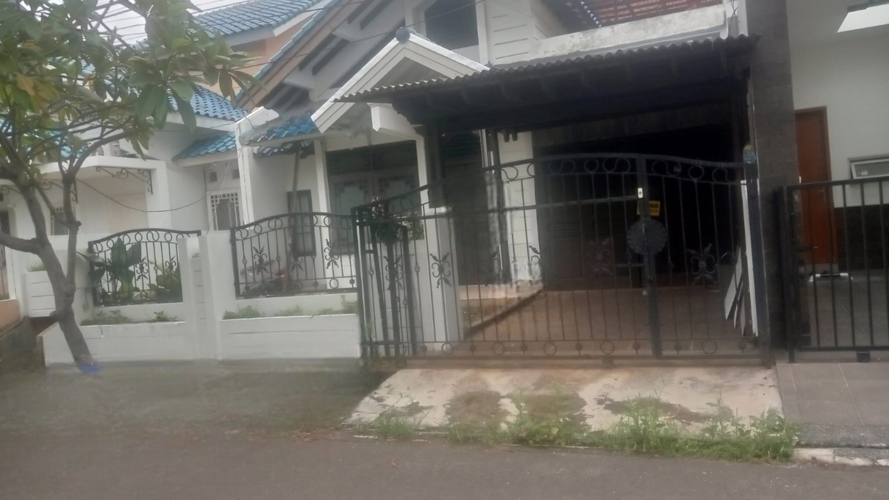 Rumah 2 Lantai Bagus Di sewakan  lokasi sangat strategis di Lebak Bulus, Jakarta Selatan