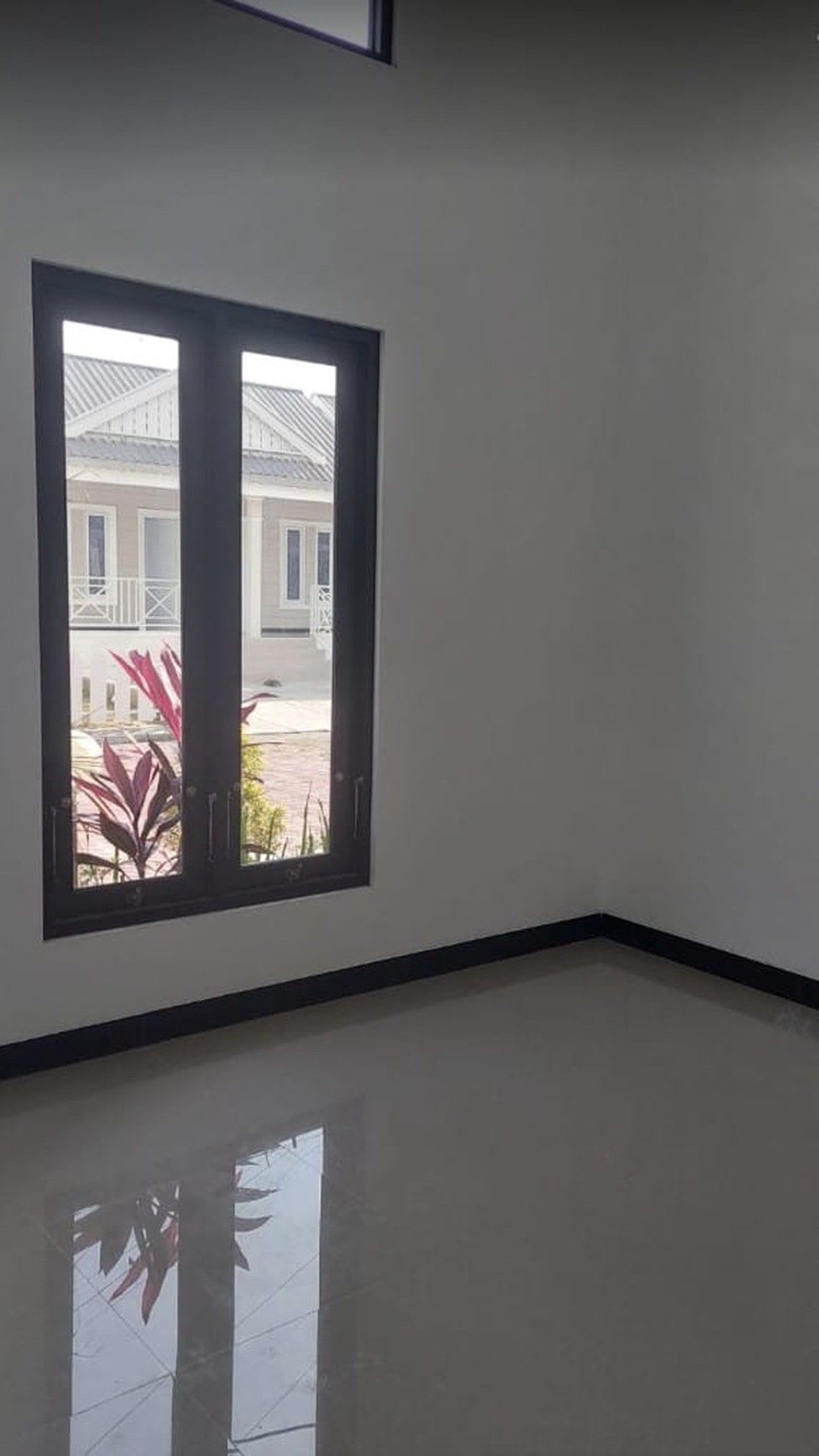 Rumah Tinggal Dalam Perumahan Taman Lavender Jl Parangtritis