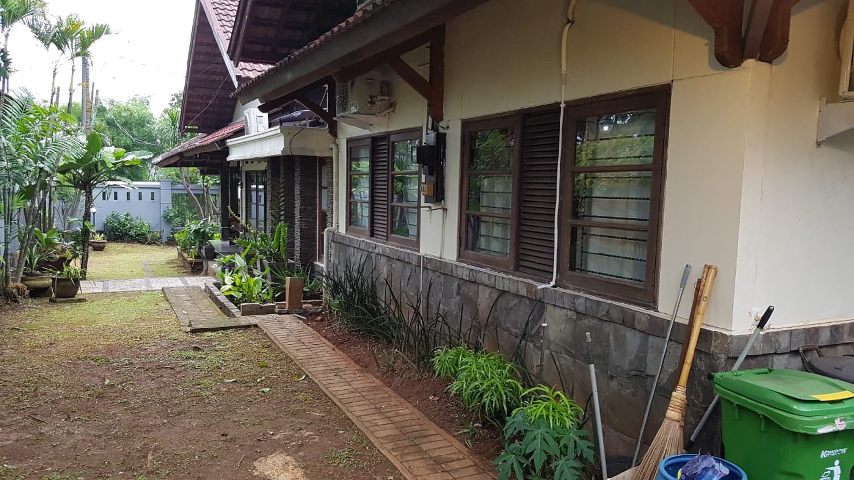 Rumah Asri, lingkungan nyaman dan aman di Pesanggrahan