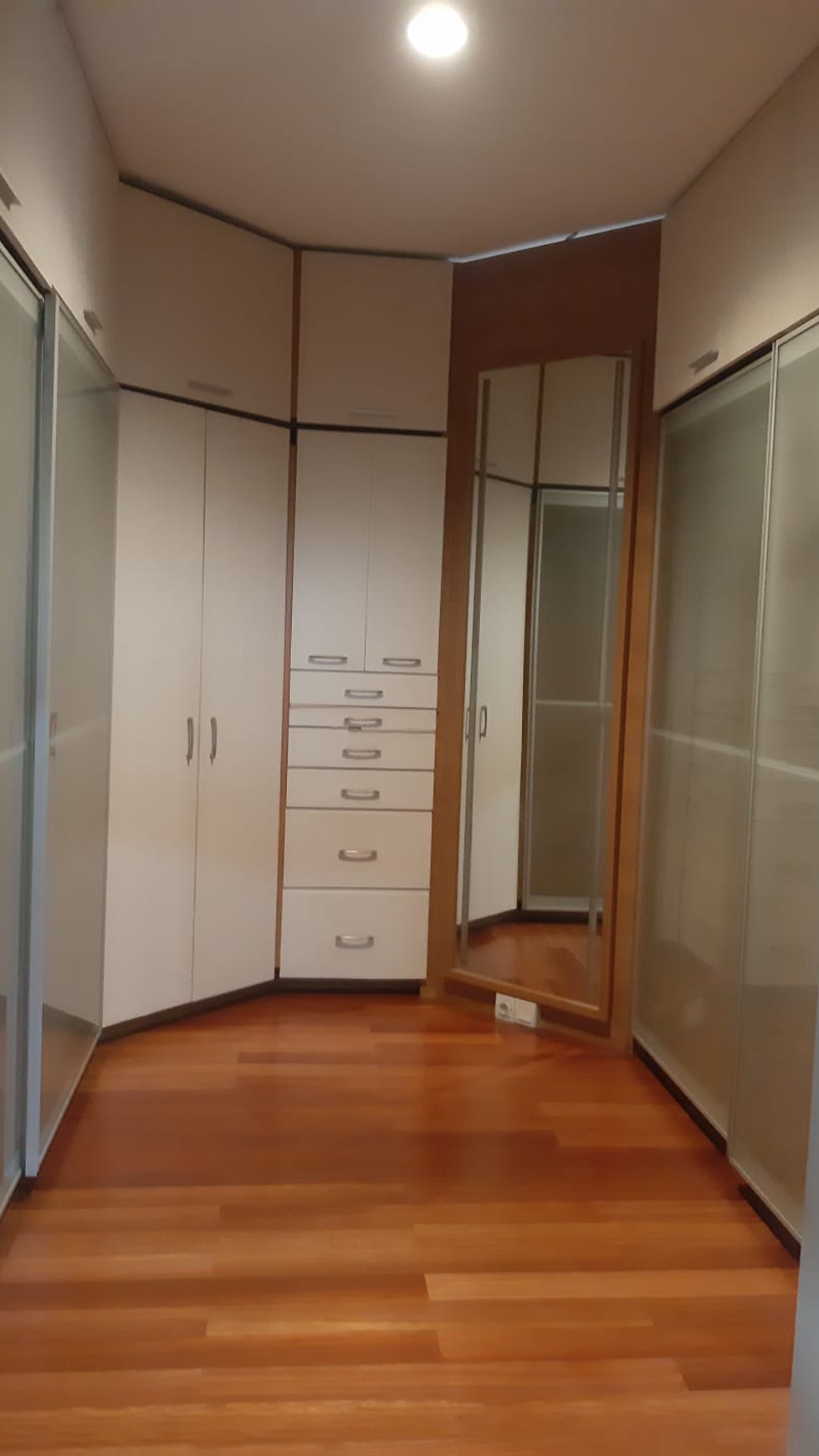 Rumah Bagus,dalam cluster di Bintaro Jaya 7.