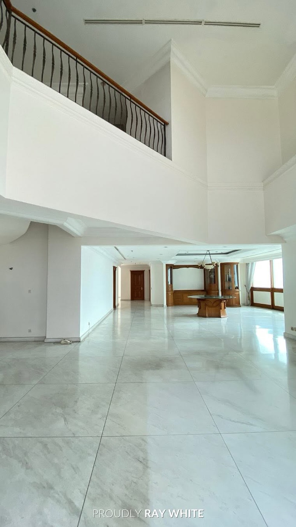 Dijual Cepat Penthouse Mewah di Simprug Terrace, Kebayoran 