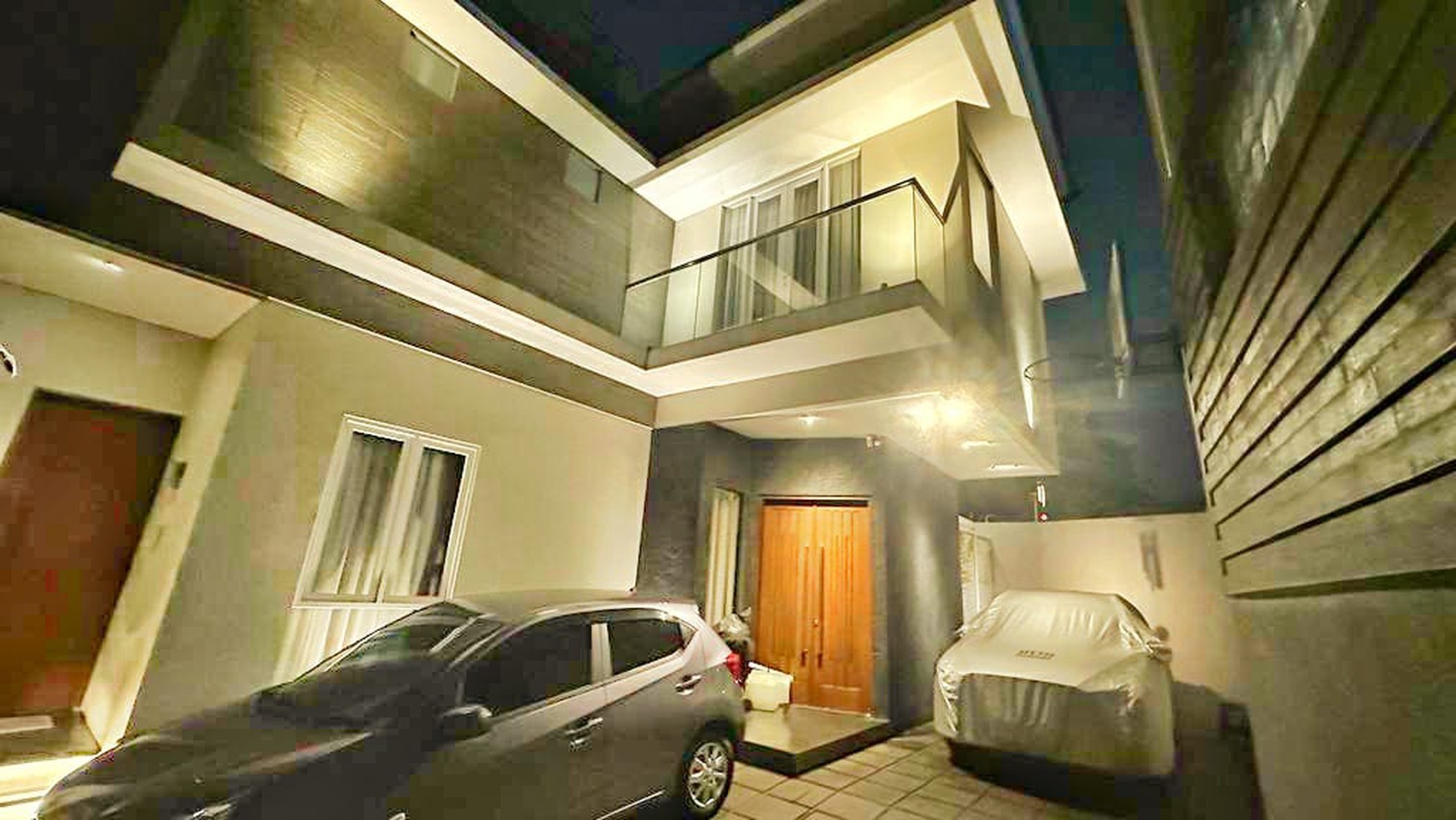 Rumah Lux 2 Lantai Full Furnished dekat Setra sari Mall