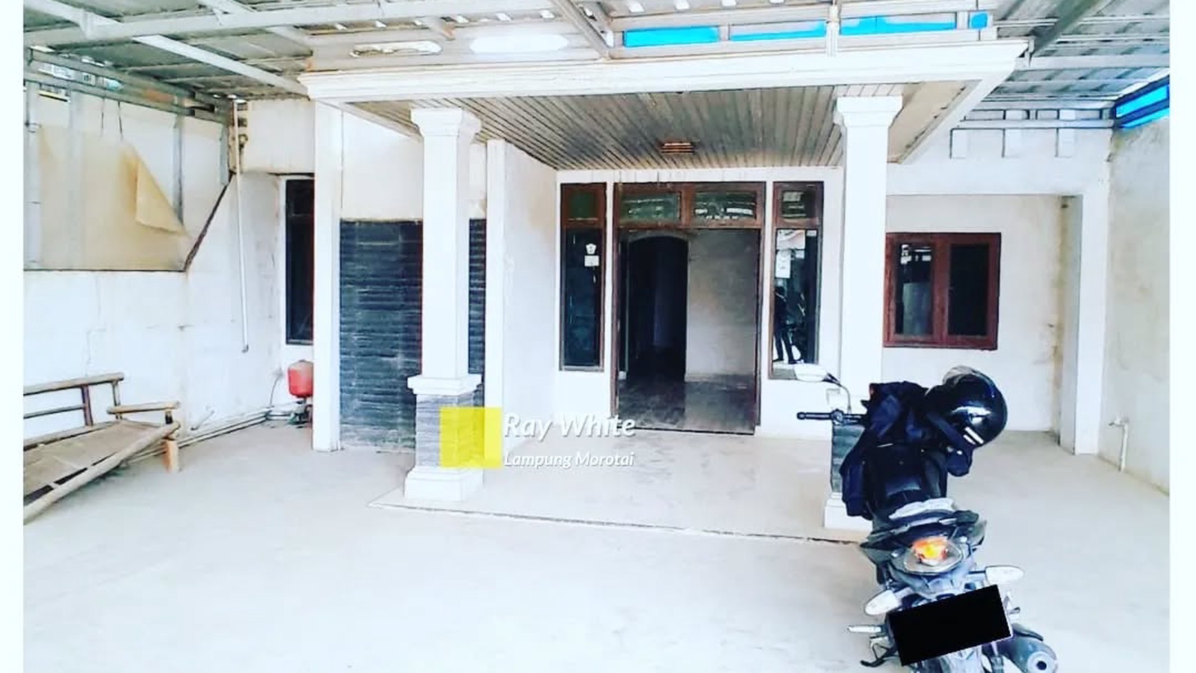 dijual rumah pinggir jalan