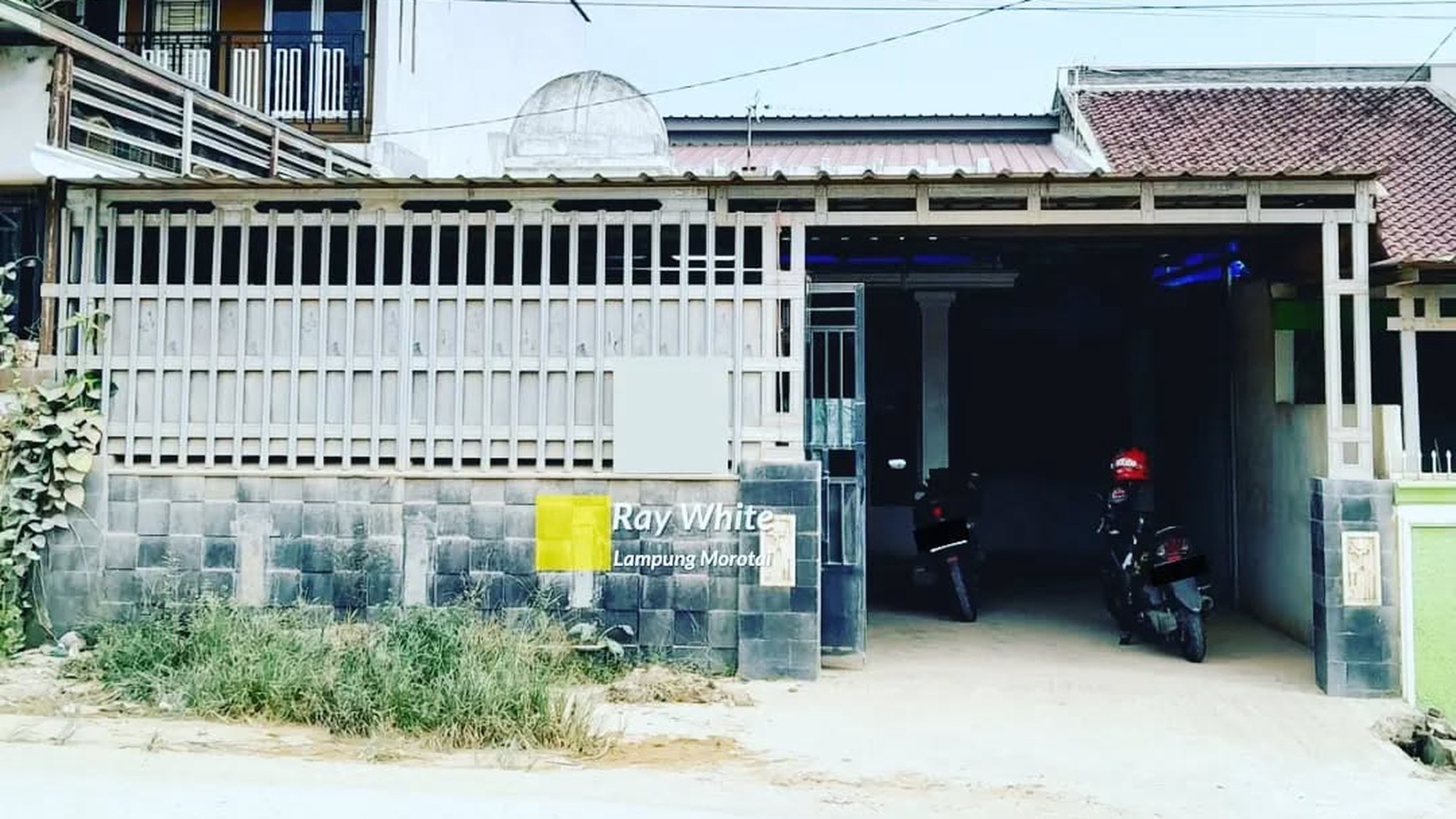 dijual rumah pinggir jalan