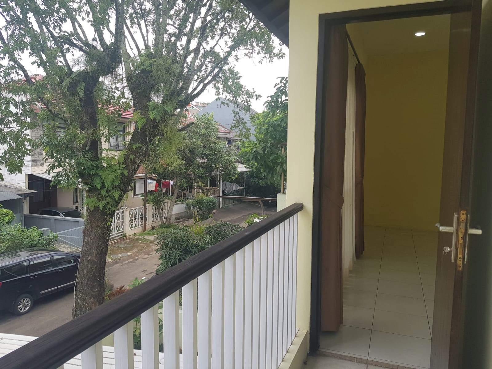 Rumah dengan Taman Cantik di Sayap Riau dekat Shabu Hachi Bandung