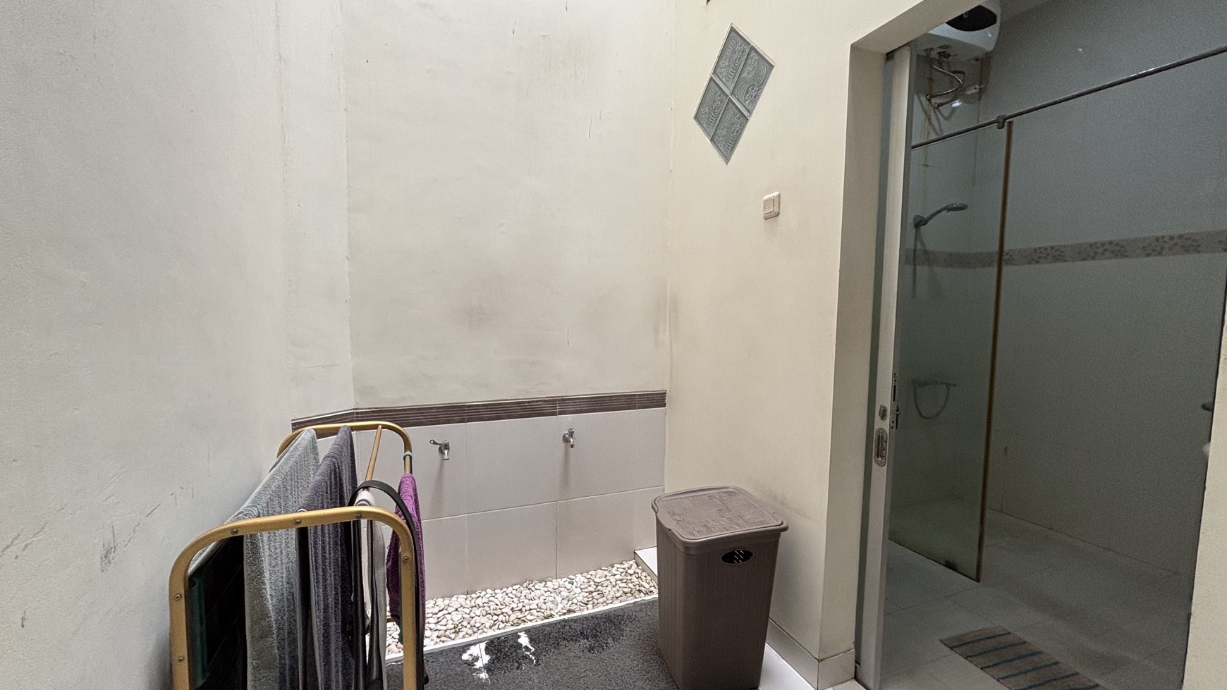 BU! Super Murah! Rumah Cantik di Dalam Cluster Kota Wisata
