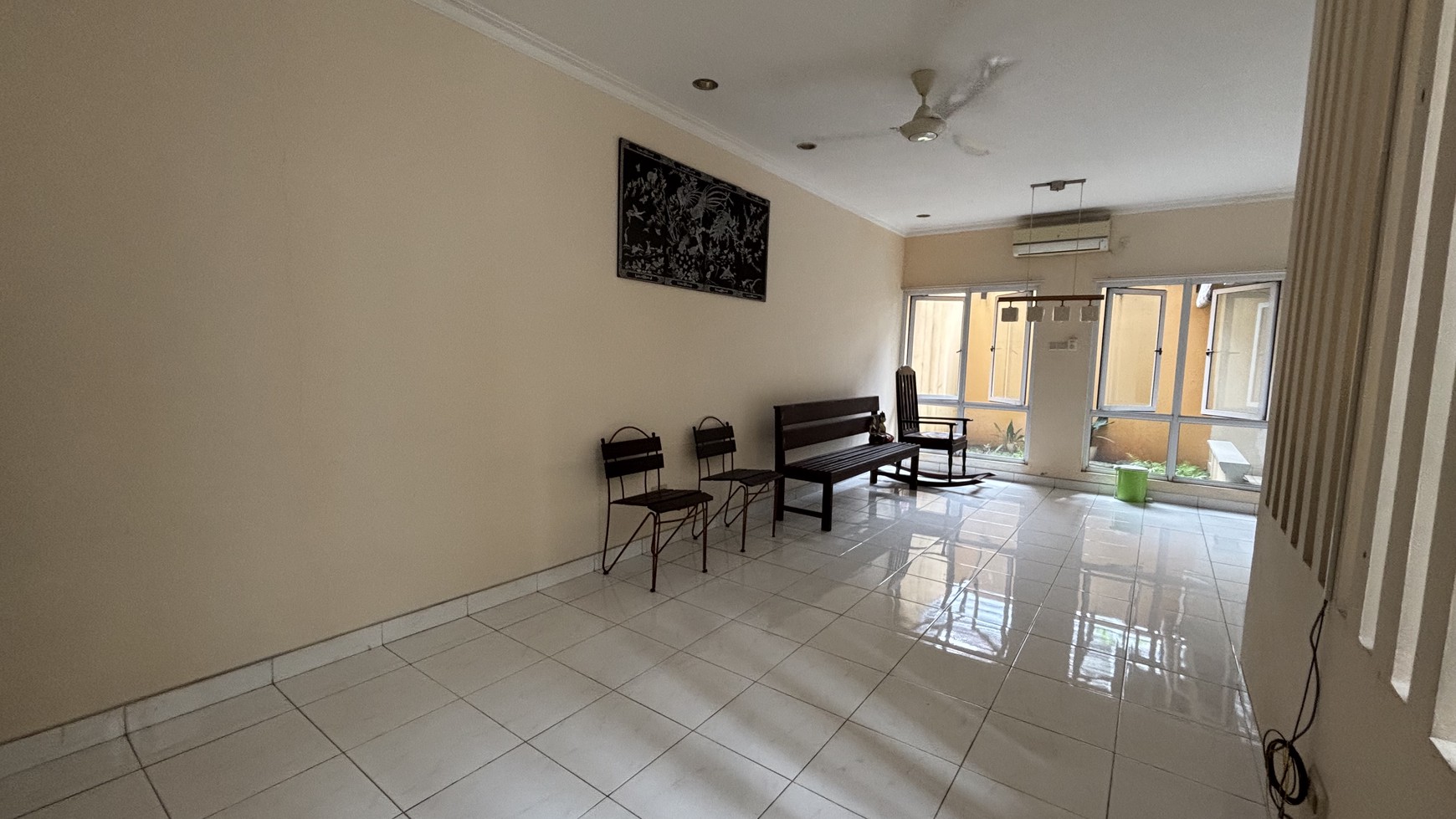 Rumah Cantik 2 Lantai Sudah Renovasi di Dalam Cluster Kota Wisata