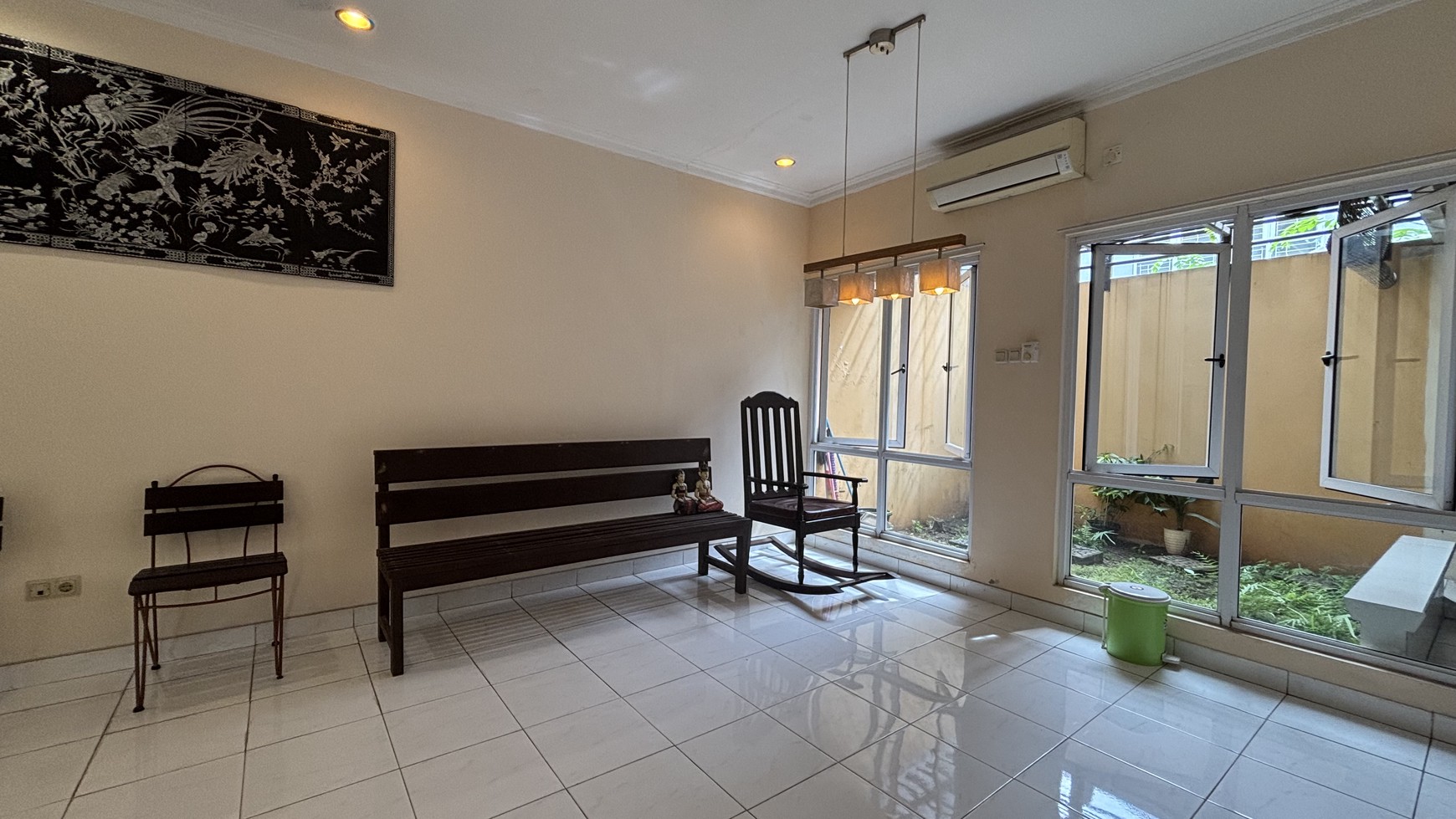 Rumah Cantik 2 Lantai Sudah Renovasi di Dalam Cluster Kota Wisata