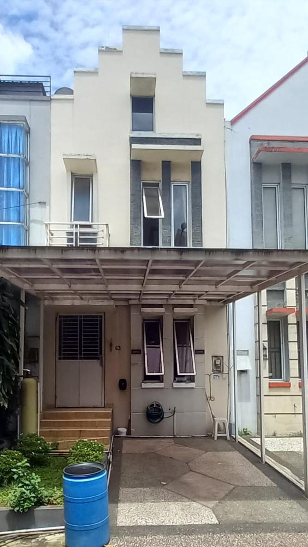 Dijual rumah di JL. denhaag Taman imam bonjol Lippo Karawaci