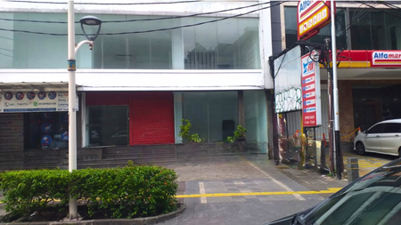 Di Sewa Ruko 2 Lantai dekat dengan pusat bisnis di Kemang, Jakarta Selatan