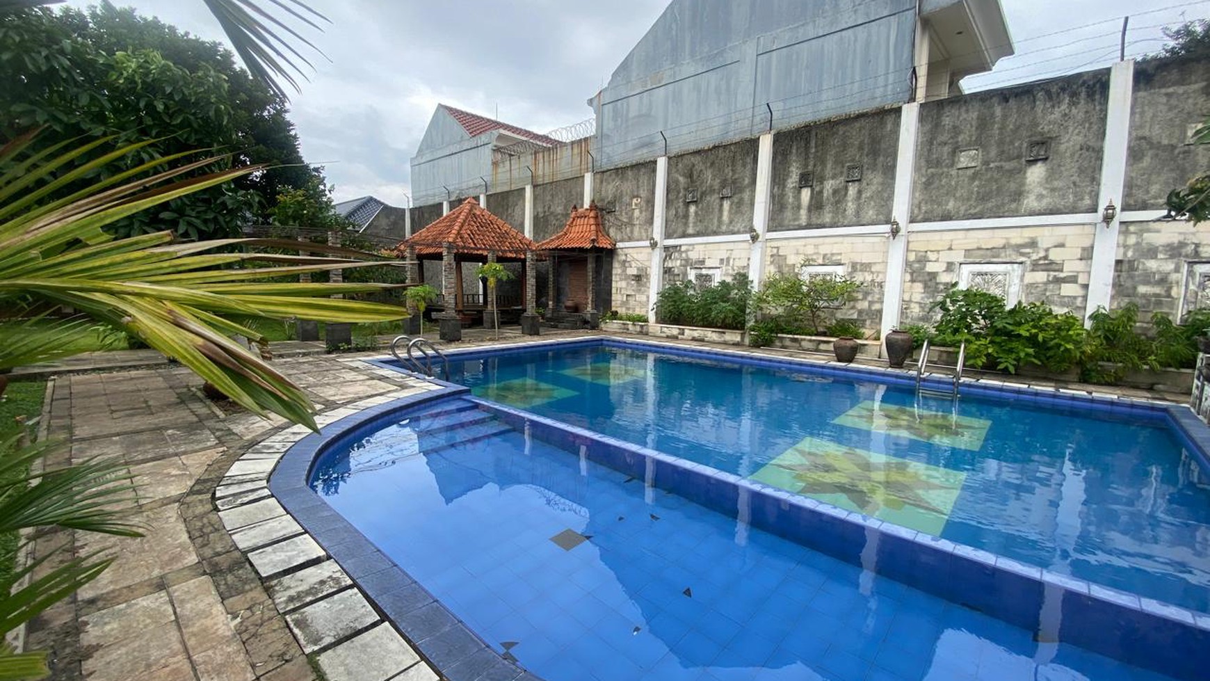 Dijual Rumah Mewah di Cinere Kolam Renang Ruang Luas